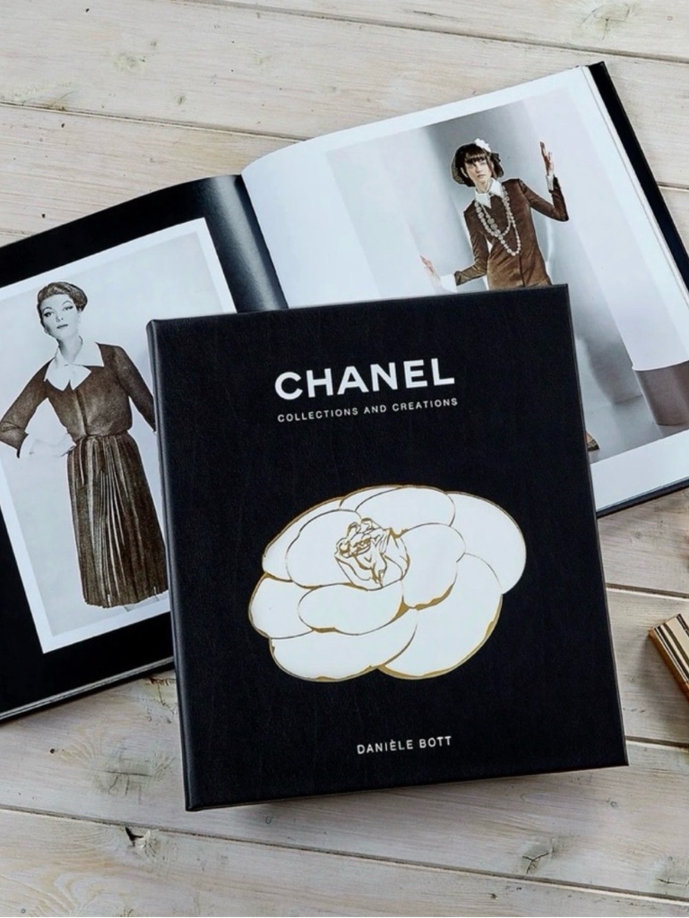 CHANEL Black Hardcover with White Camellia Cover, unread-read description,please